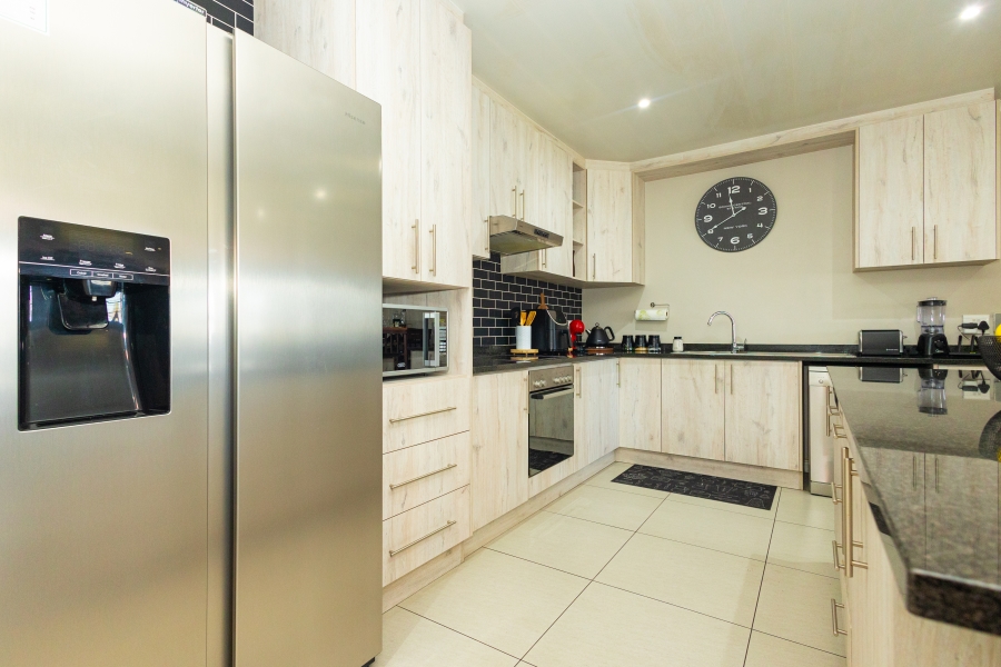 3 Bedroom Property for Sale in Marinda Park Western Cape